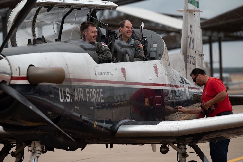 Lt. Col. Volpe reaches 10,000 flying hours