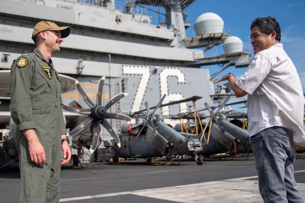 USS Ronald Reagan (CVN 76) hosts Republic of Philippines US embassy staff members during a scheduled port visit to Manila, Philippines