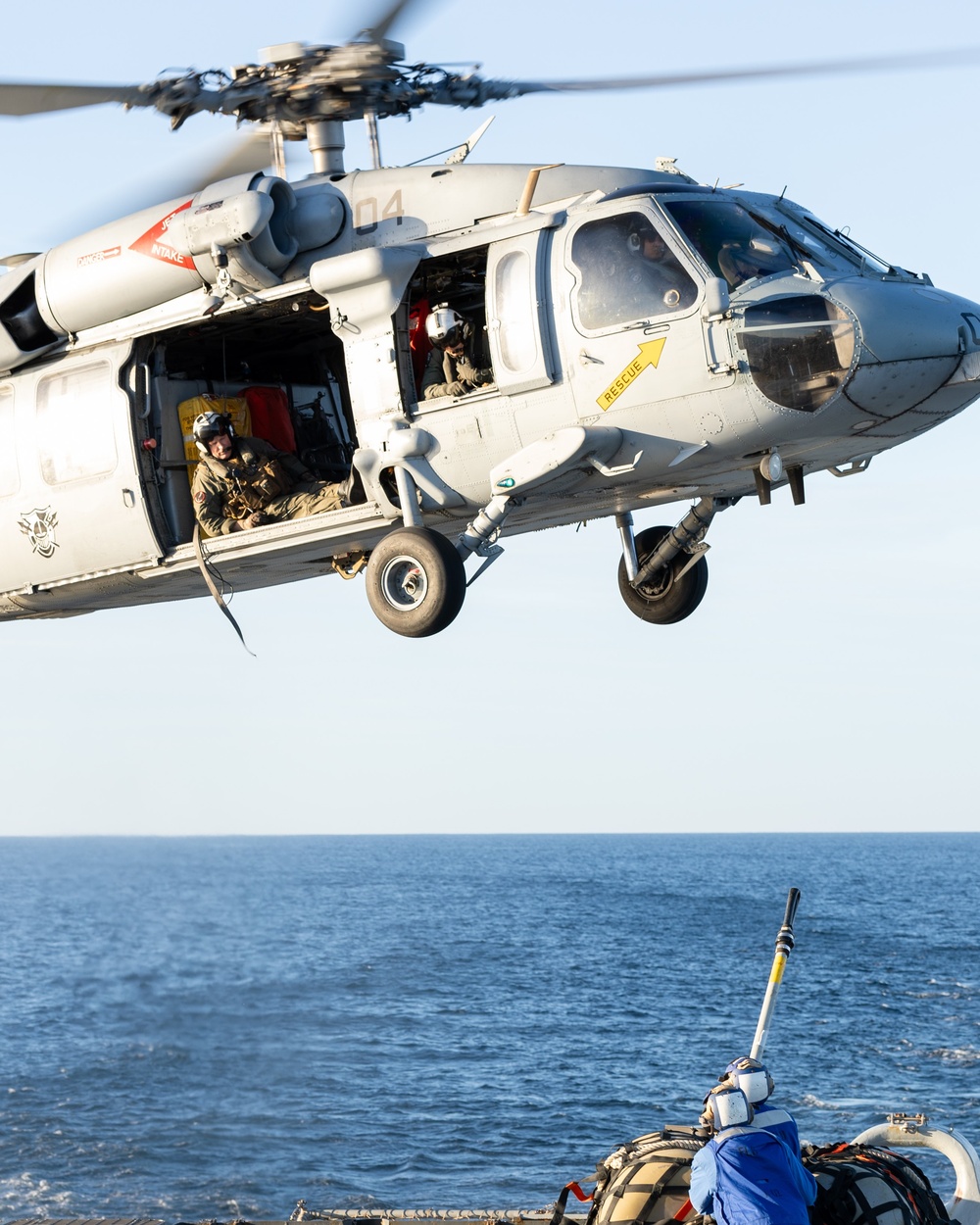 USS Stout Conducts Vertical Replenishment