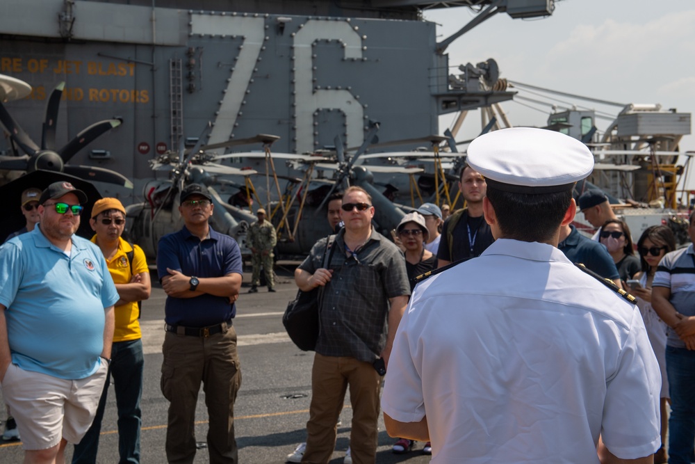 USS Ronald Reagan (CVN 76) hosts Republic of Philippines US embassy staff members during a scheduled port visit to Manila, Philippines