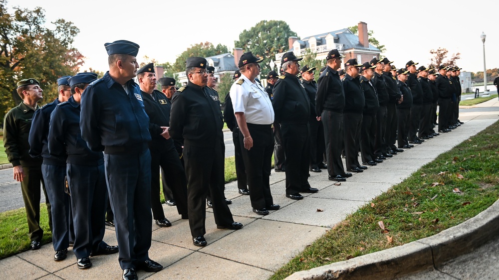 Joint Military Defense Academy of the Armed Forces of Ecuador visits the IADC