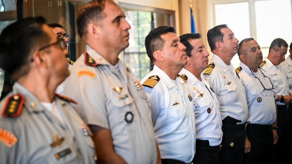 Joint Military Defense Academy of the Armed Forces of Ecuador visits the IADC