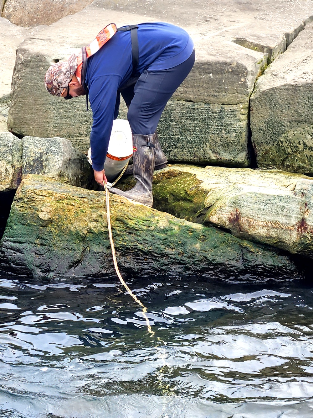 Ashtabula Harbor Buoy Installation