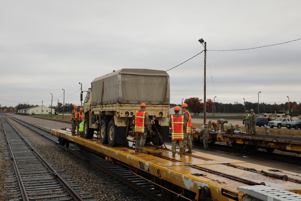 Twenty students train in October session of Unit Movement Officer Deployment Planning Course at Fort McCoy