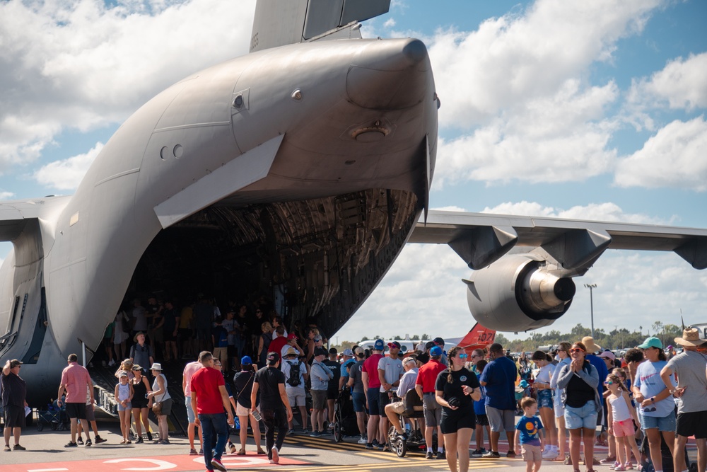 Demonstration teams boost recruiting efforts during Orlando airshow