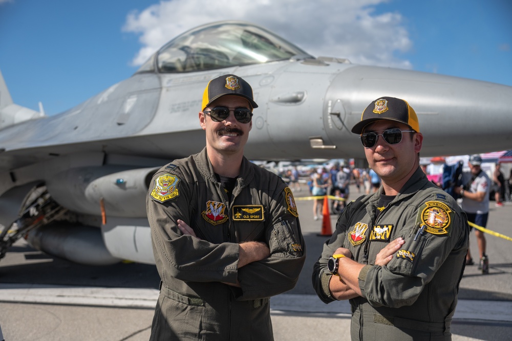 Demonstration teams boost recruiting efforts during Orlando airshow