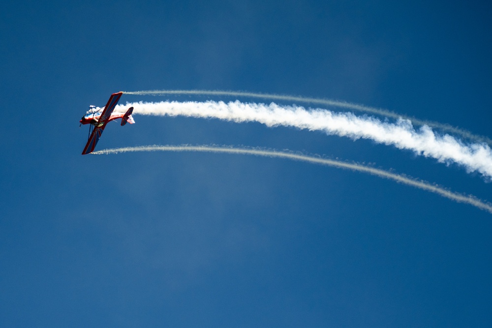 Demonstration teams boost recruiting efforts during Orlando airshow