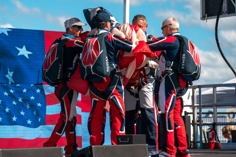 Demonstration teams boost recruiting efforts during Orlando airshow