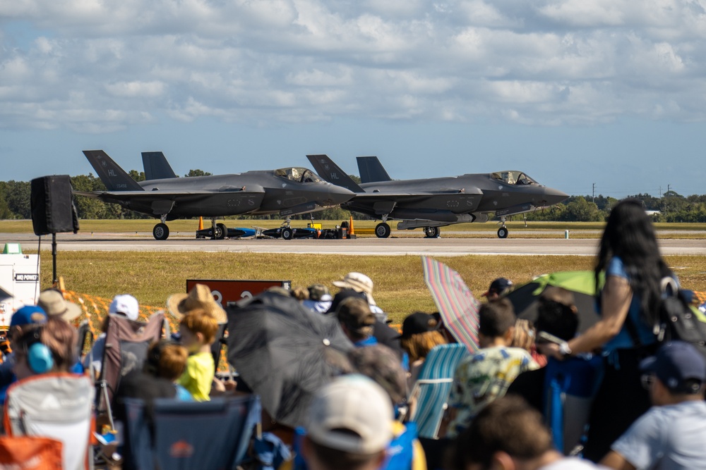 Demonstration teams boost recruiting efforts during Orlando airshow