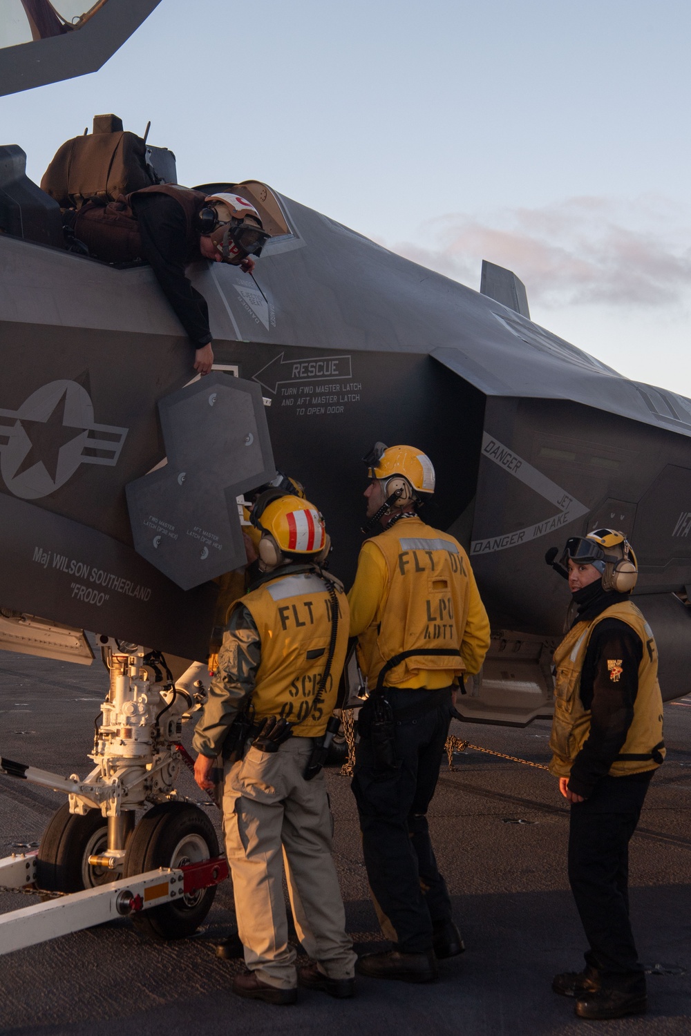 USS Theodore Roosevelt (CVN-71)