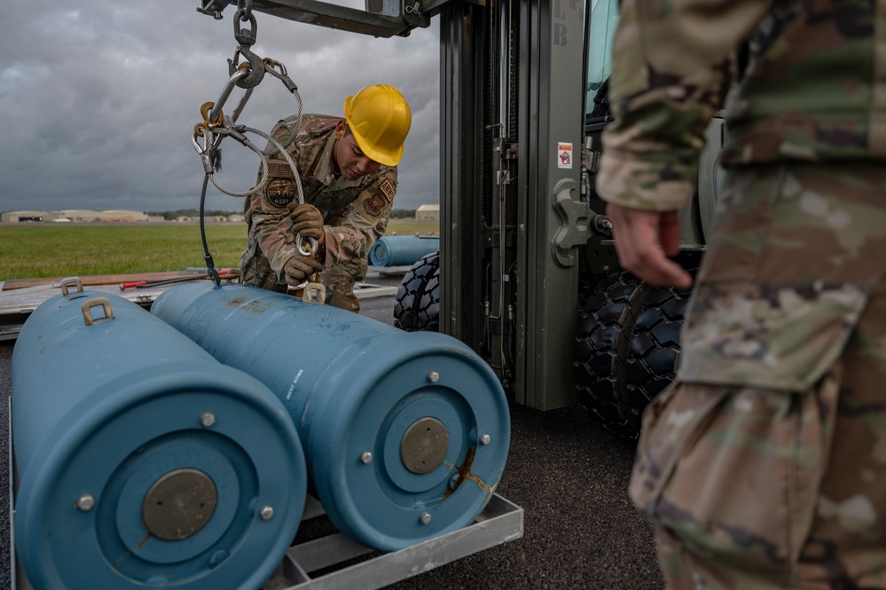 9th EBS ammo inert bomb build enables Multi-Capable Airmen