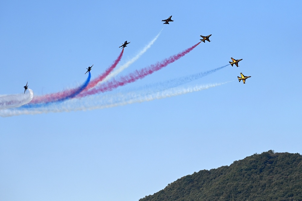 US military participates in Seoul ADEX 23 with flyovers, aerial demonstrations, static displays