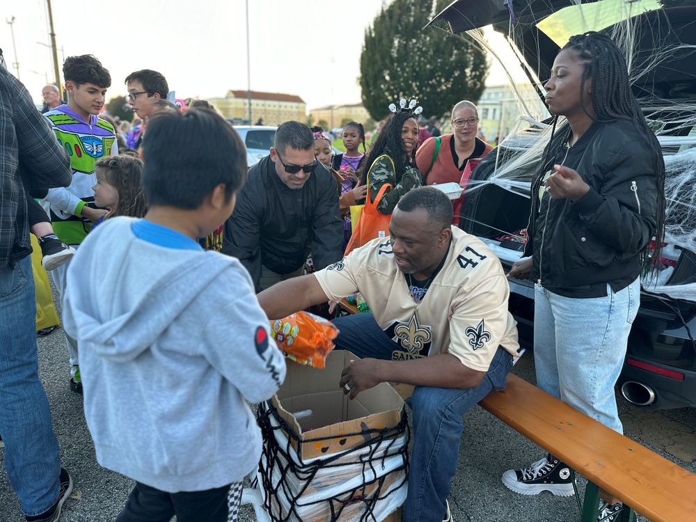 The Halloween spirit hits USAG-Italy with trunk-or-treat event