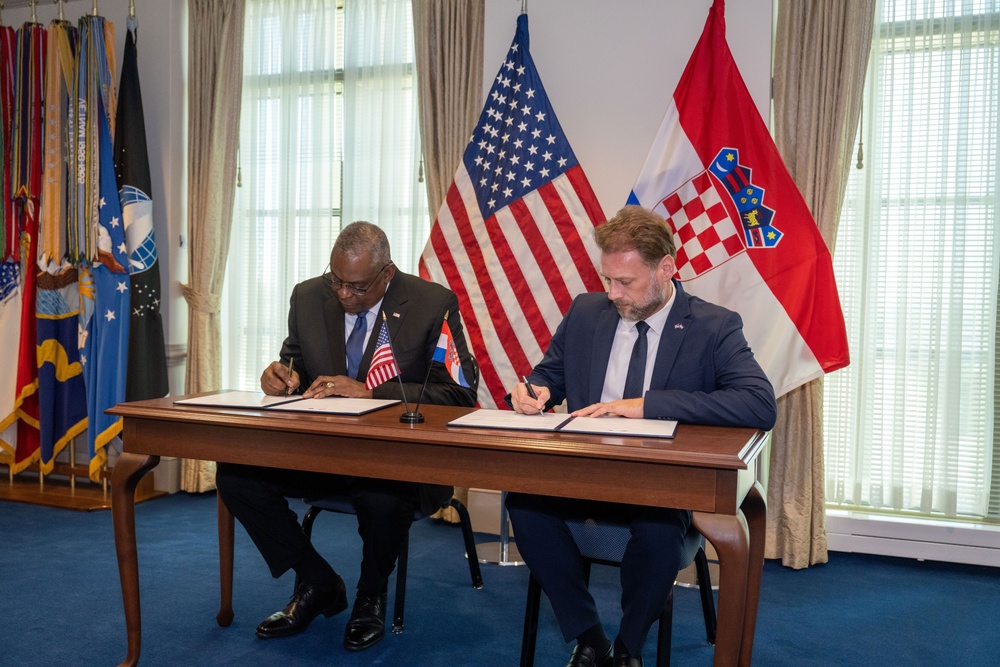 SD Austin hosts Bilateral Meeting with Croatia DM Banozic
