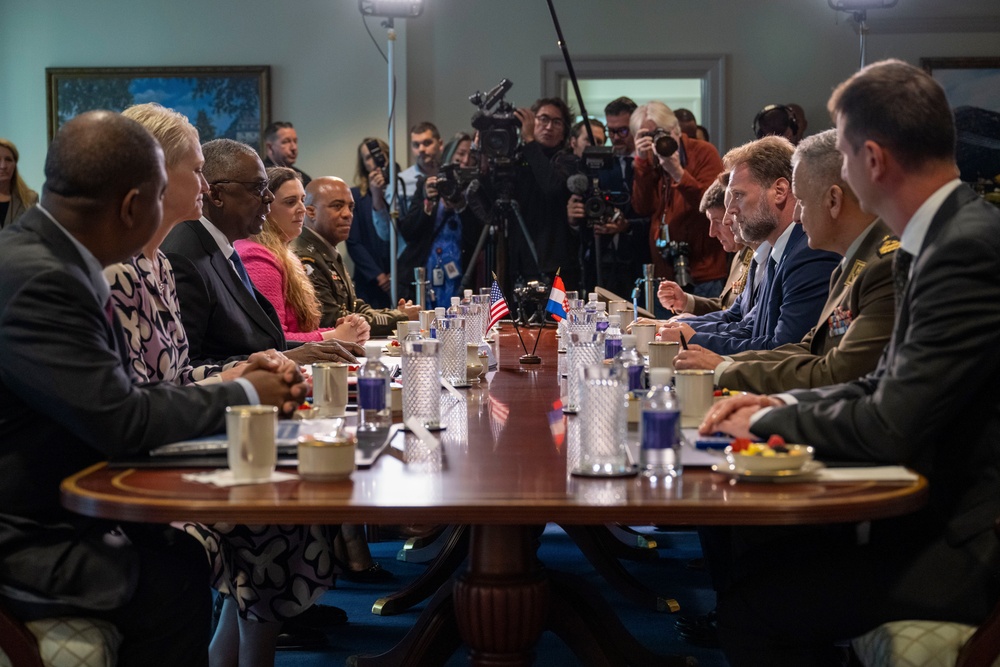 SD Austin hosts Bilateral Meeting with Croatia DM Banozic