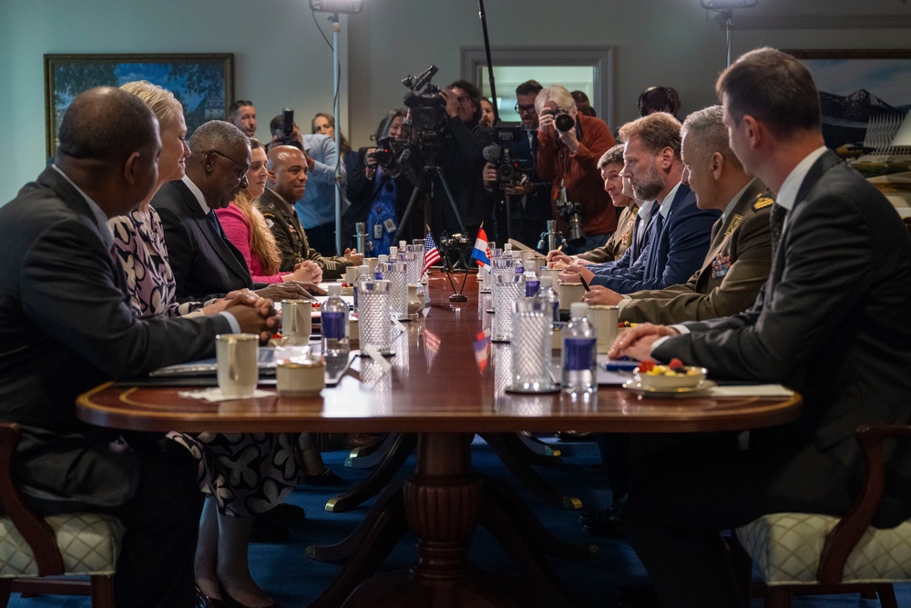 SD Austin hosts Bilateral Meeting with Croatia DM Banozic