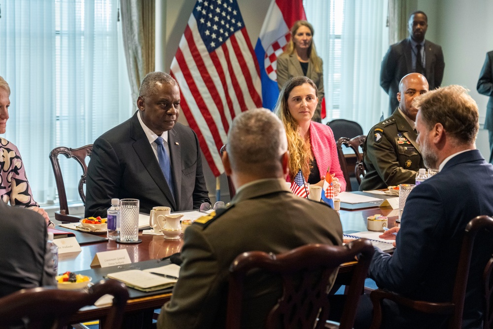 SD Austin hosts Bilateral Meeting with Croatia DM Banozic
