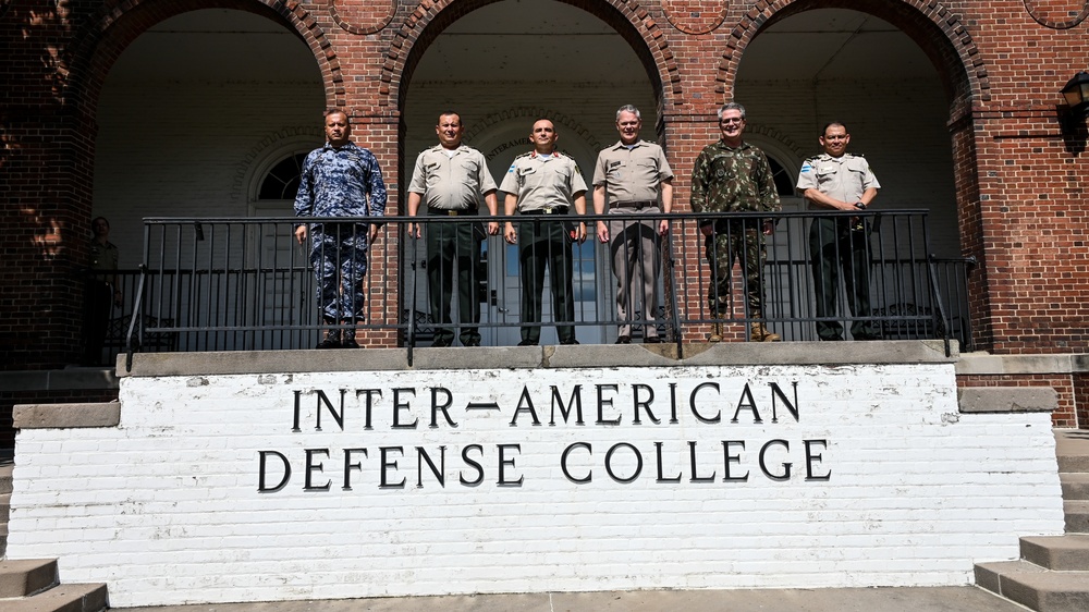 Colegio de Defensa Nacional de las Fuerzas Armadas de Honduras Visits the IADC