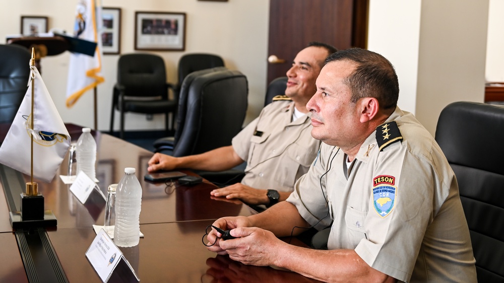 Colegio de Defensa Nacional de las Fuerzas Armadas de Honduras Visits the IADC