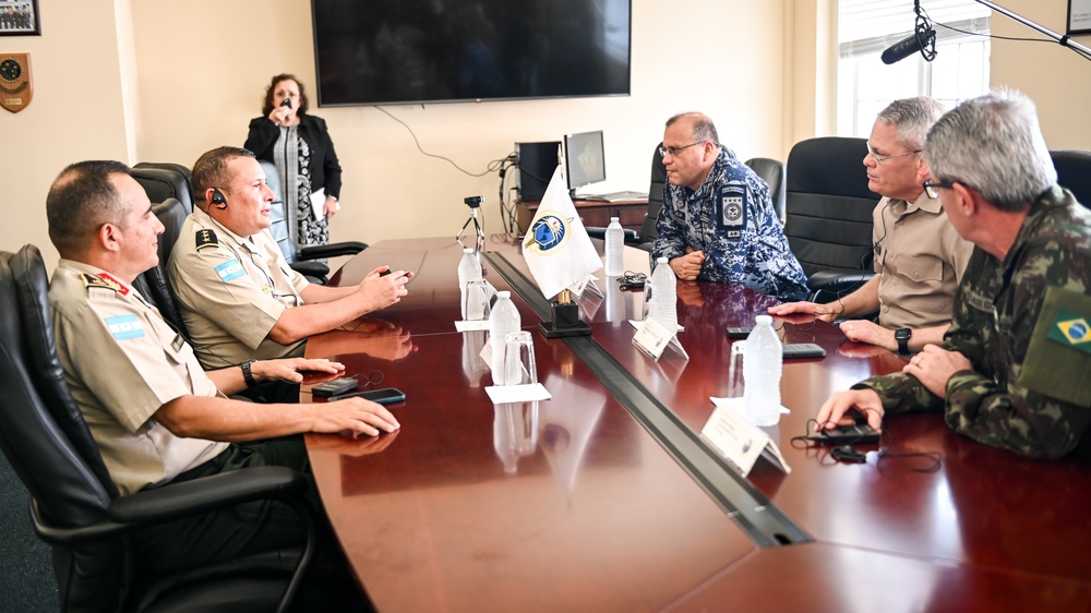 Colegio de Defensa Nacional de las Fuerzas Armadas de Honduras Visits the IADC