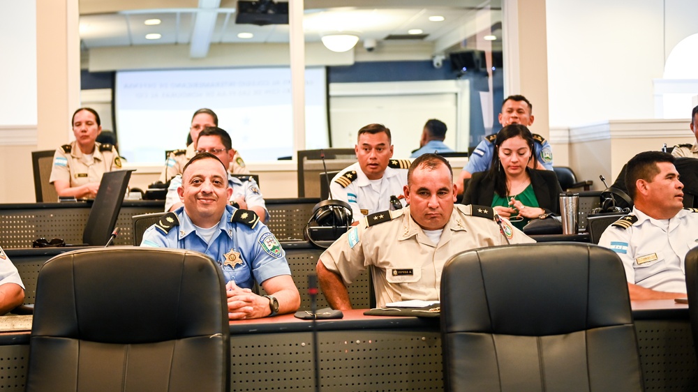 Colegio de Defensa Nacional de las Fuerzas Armadas de Honduras Visits the IADC