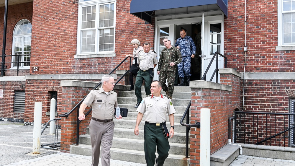 Colegio de Defensa Nacional de las Fuerzas Armadas de Honduras Visits the IADC