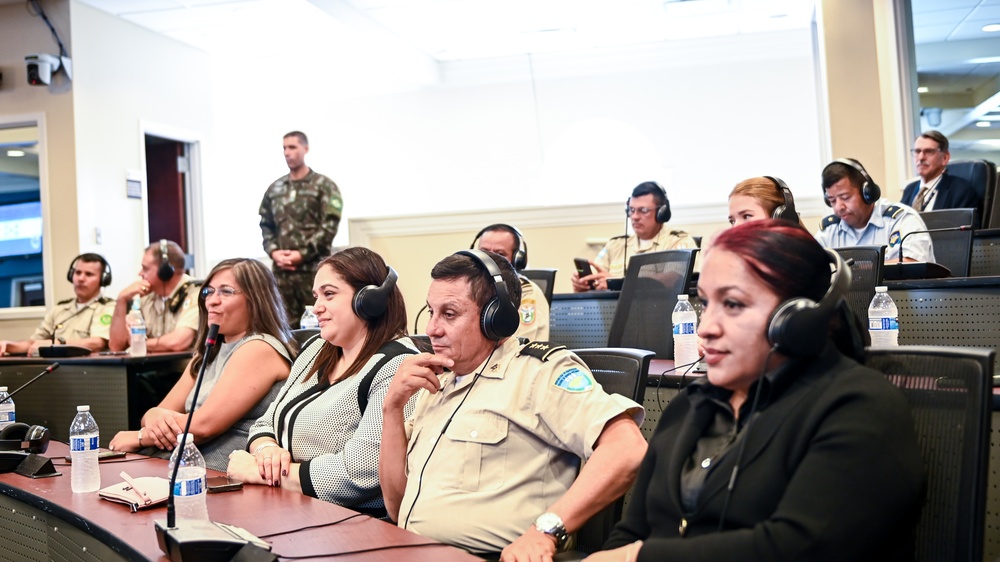 Colegio de Defensa Nacional de las Fuerzas Armadas de Honduras Visits the IADC