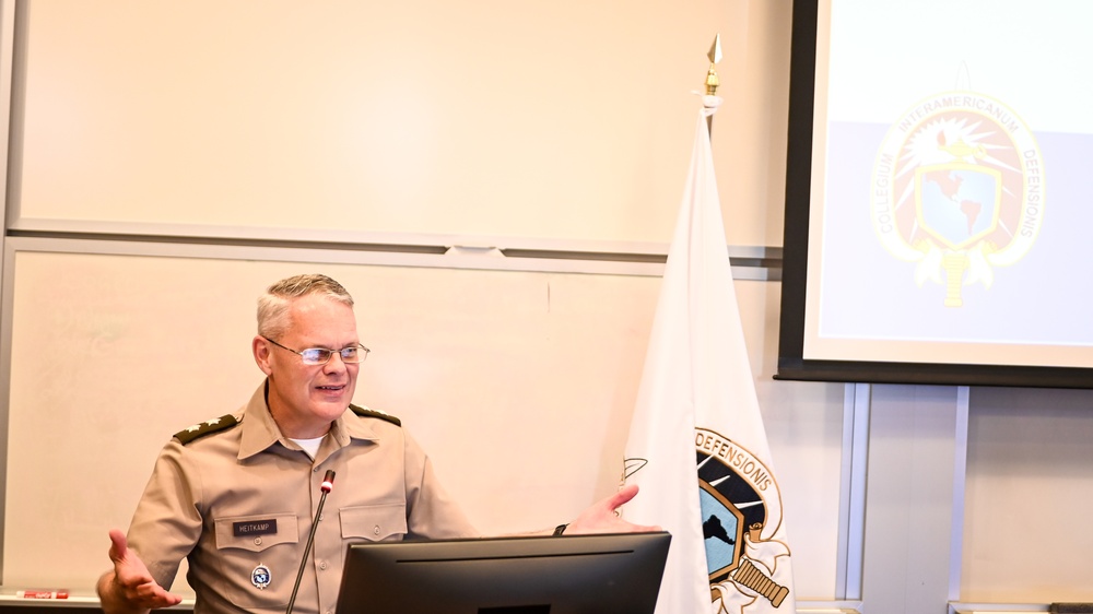 Colegio de Defensa Nacional de las Fuerzas Armadas de Honduras Visits the IADC