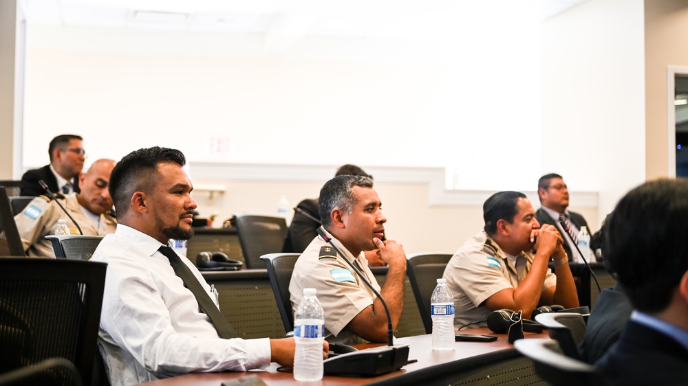 Colegio de Defensa Nacional de las Fuerzas Armadas de Honduras Visits the IADC