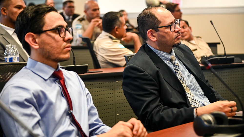 Colegio de Defensa Nacional de las Fuerzas Armadas de Honduras Visits the IADC