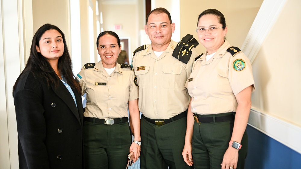 Colegio de Defensa Nacional de las Fuerzas Armadas de Honduras Visits the IADC