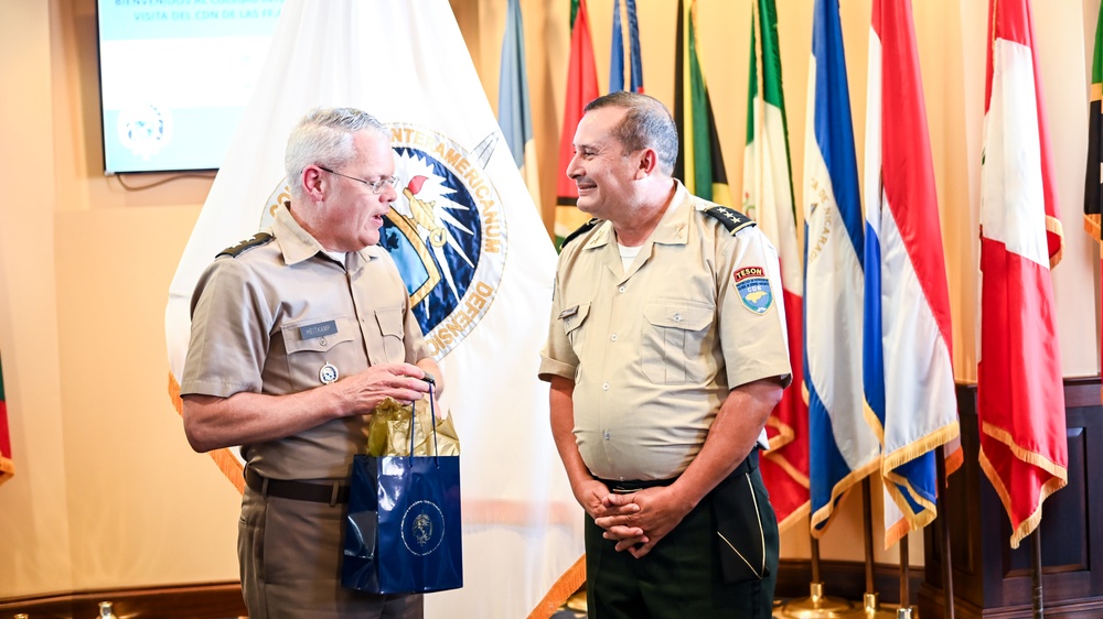 Colegio de Defensa Nacional de las Fuerzas Armadas de Honduras Visits the IADC