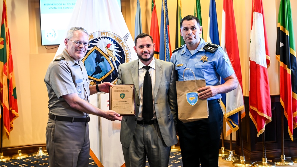 Colegio de Defensa Nacional de las Fuerzas Armadas de Honduras Visits the IADC