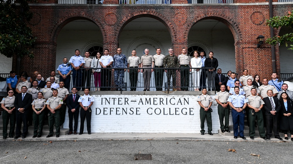 Colegio de Defensa Nacional de las Fuerzas Armadas de Honduras Visits the IADC