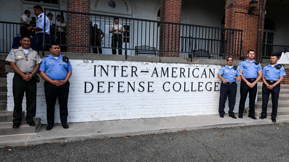 Colegio de Defensa Nacional de las Fuerzas Armadas de Honduras Visits the IADC