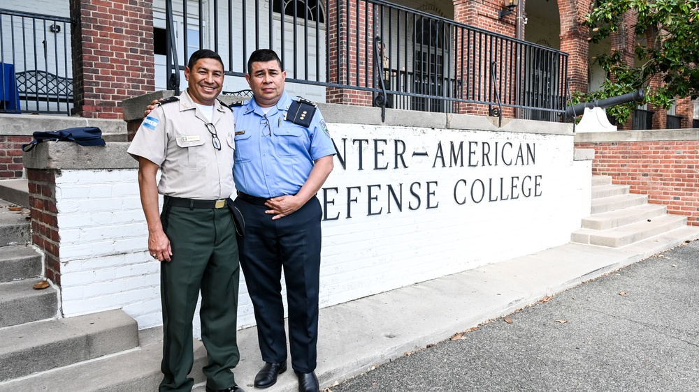 Colegio de Defensa Nacional de las Fuerzas Armadas de Honduras Visits the IADC