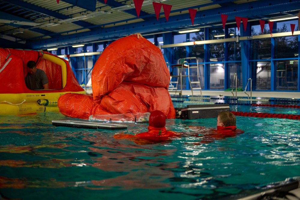 Spangdahlem SERE conducts water survival preparation with 1-214 GSAB