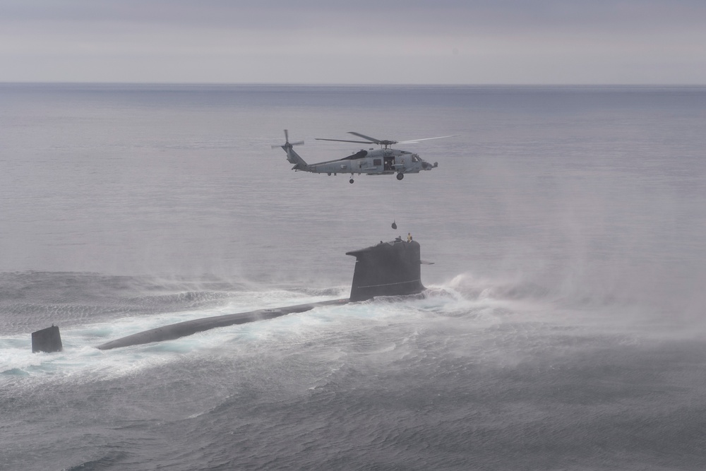 US, Chilean Navies Perform Hoisting Exercise