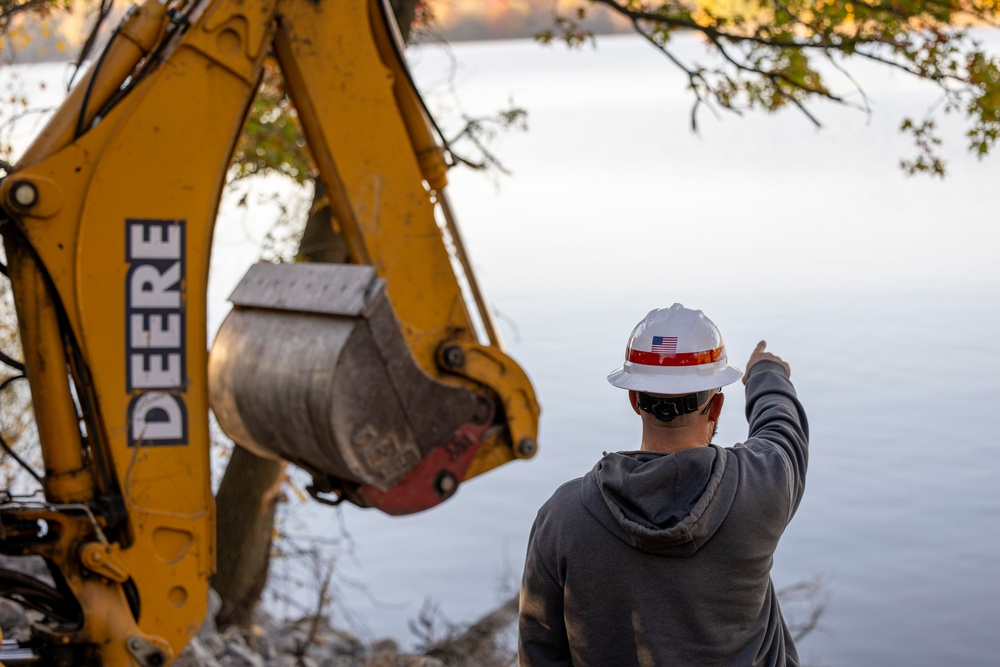 Maintenance workers preserve shoreline at Shenango River Lake