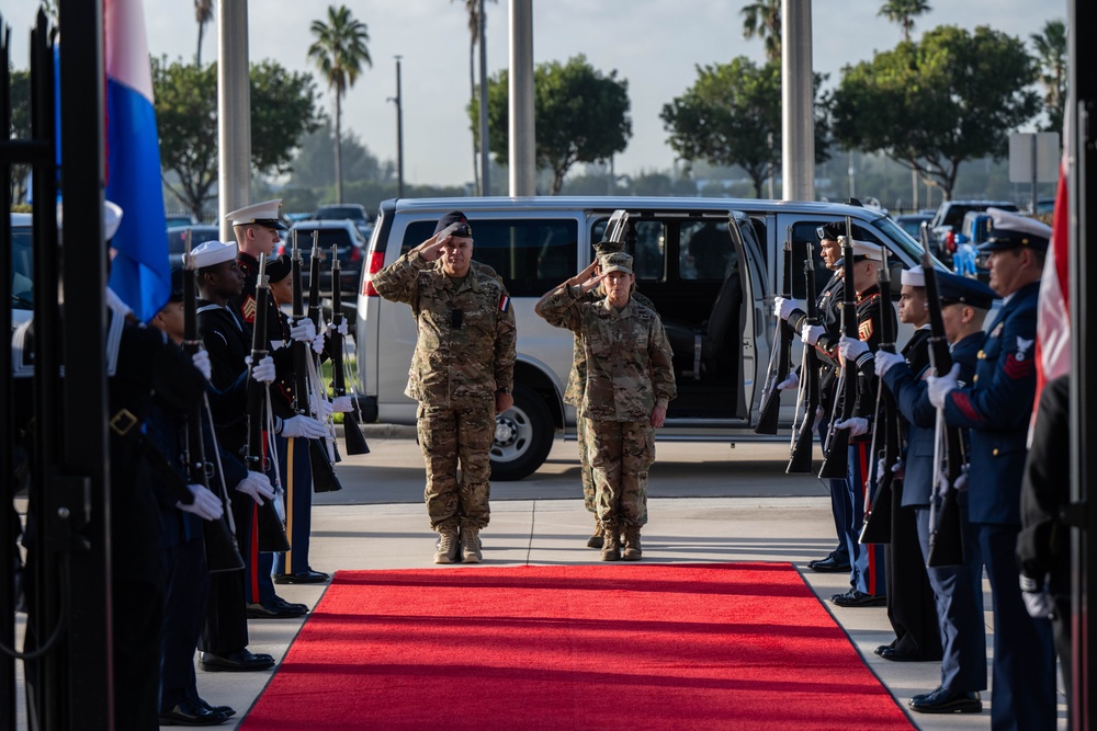 Chief of Defense of the Netherlands visits SOUTHCOM