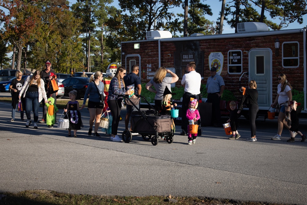 Trunk-or-Treating with H&amp;S Bn