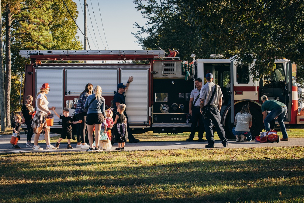 Trunk-or-Treating with H&amp;S Bn