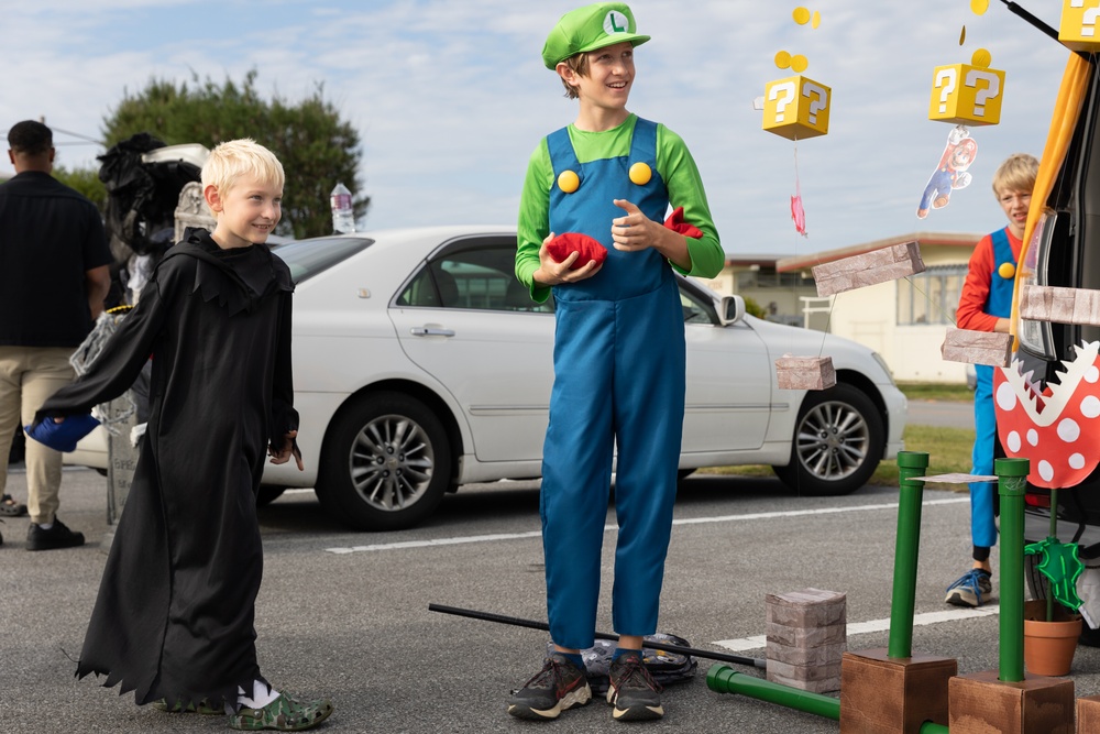 III Marine Expeditionary Force Support Battalion hosts a trunk-or-treat event on Camp Courtney