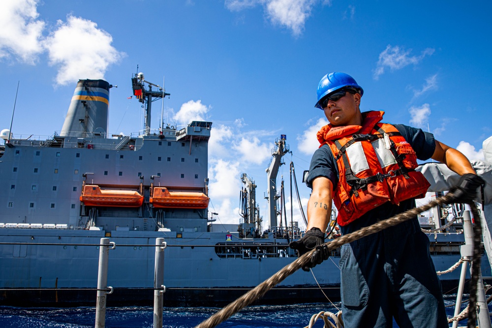 USS Robert Smalls (CG 62) Conducts RAS with USNS Yukon (T-AO 202)