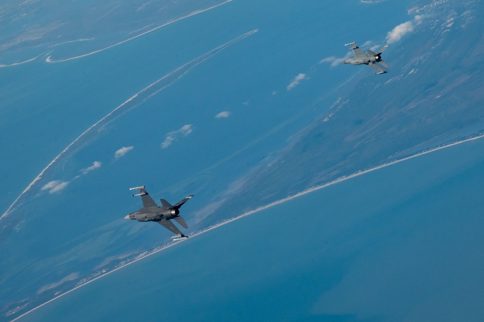 Vipers over the Gulf