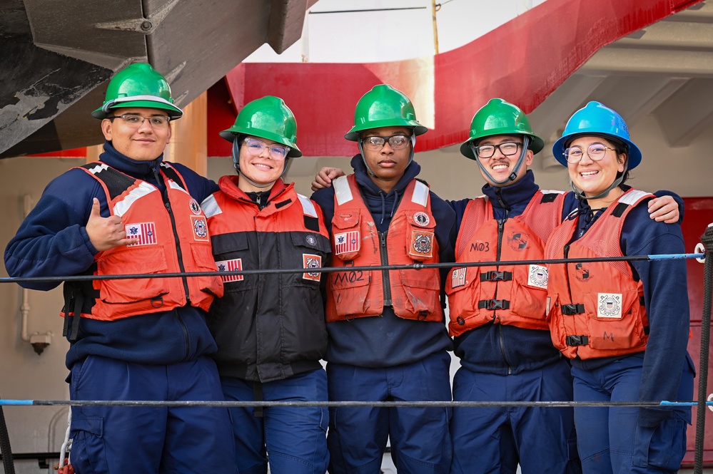 U.S. Coast Guard Cutter Polar Star departs Seattle in support of Operation Deep Freeze