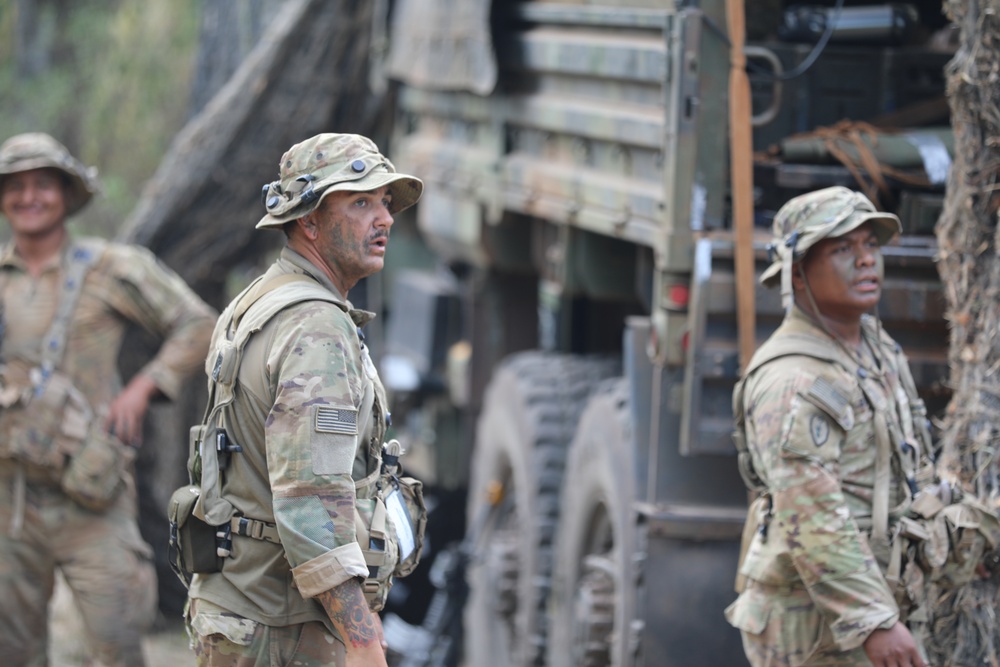 3-7 Field Artillery Soldiers prepare their vehicles for movement