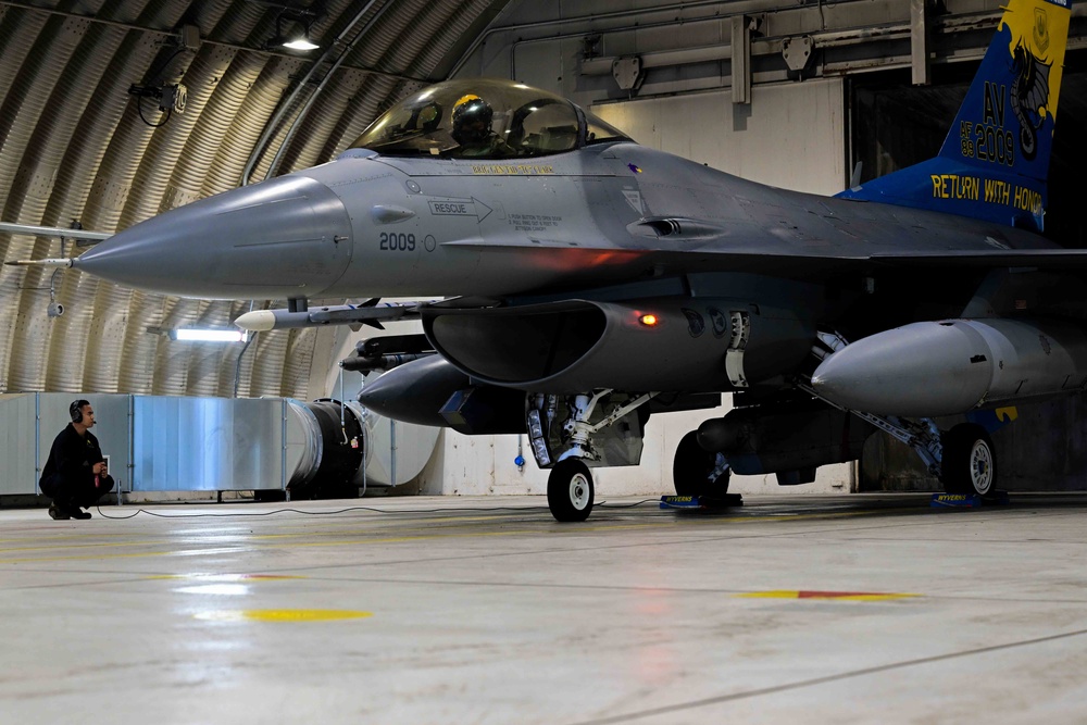 New heritage tail illuminates the skies