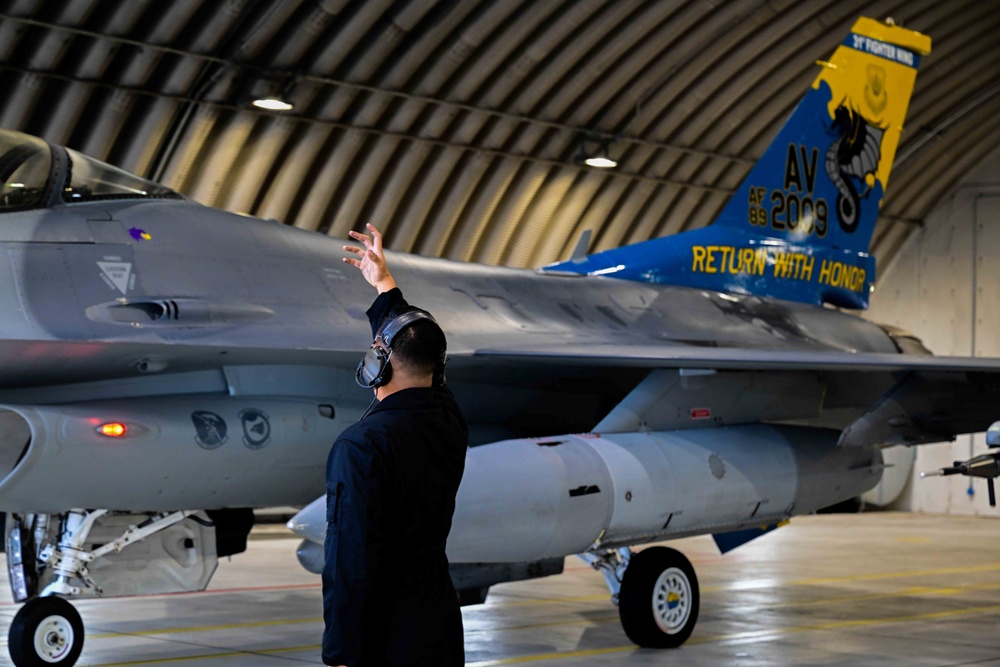 New heritage tail illuminates the skies