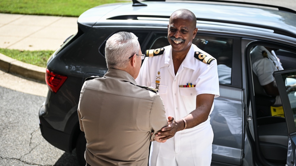 Chief of the Barbados Defense Forces Visits the IADC